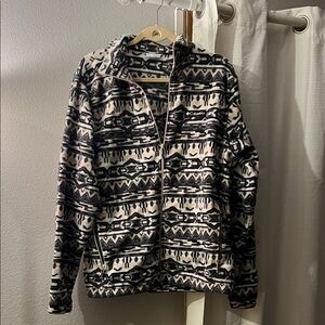 Columbia Black and Cream Geometric Fleece Jacket